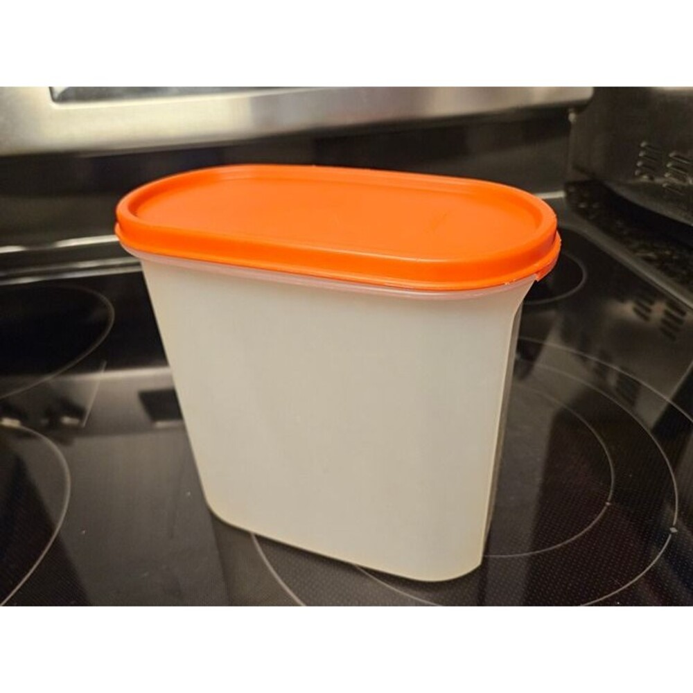 Vintage Tupperware Oval Modular Mates 7" 1613-22 W Red Lid